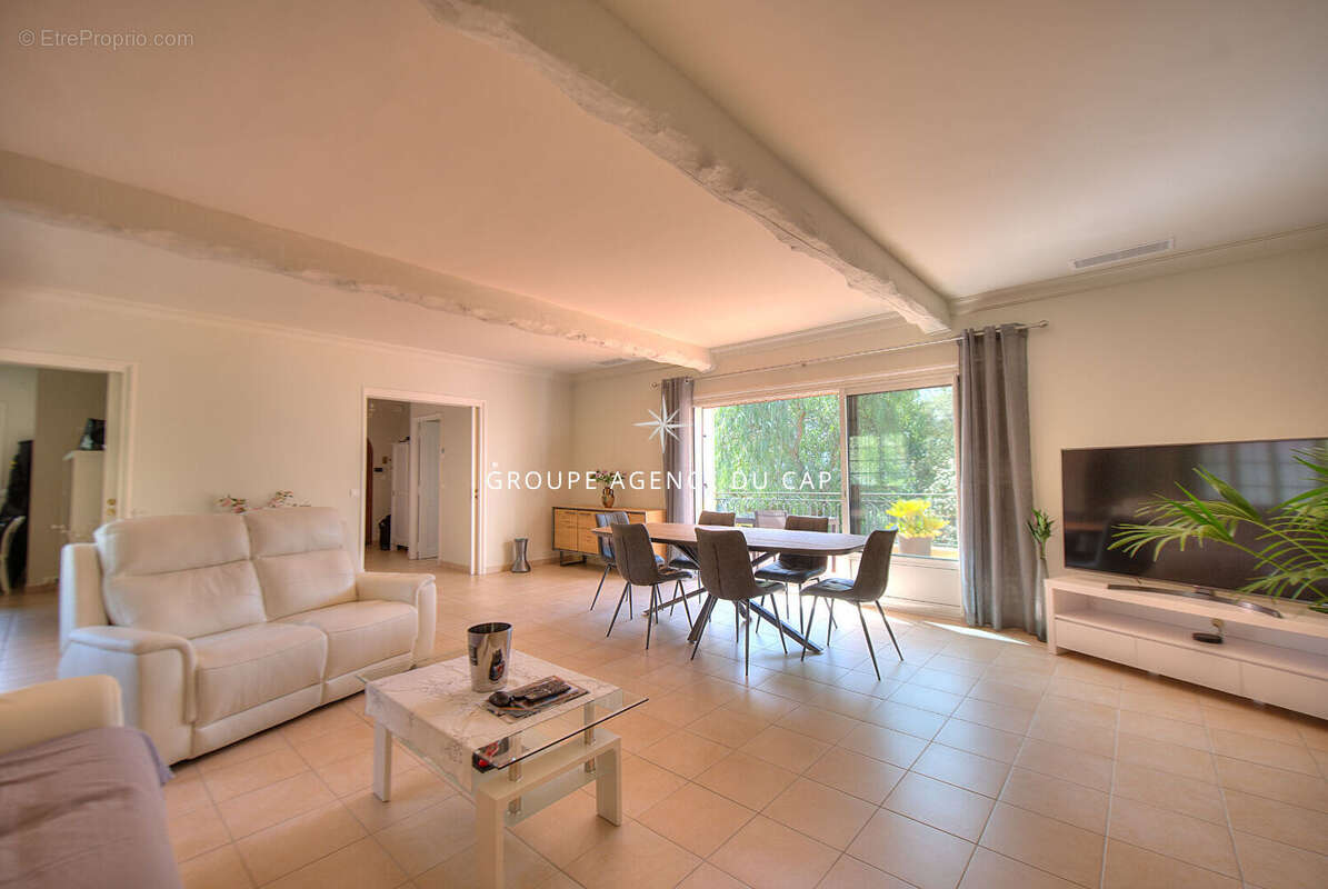 Appartement à SAINT-RAPHAEL