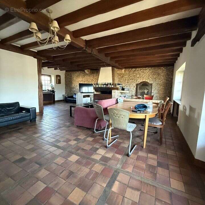 Maison à BOUTERVILLIERS