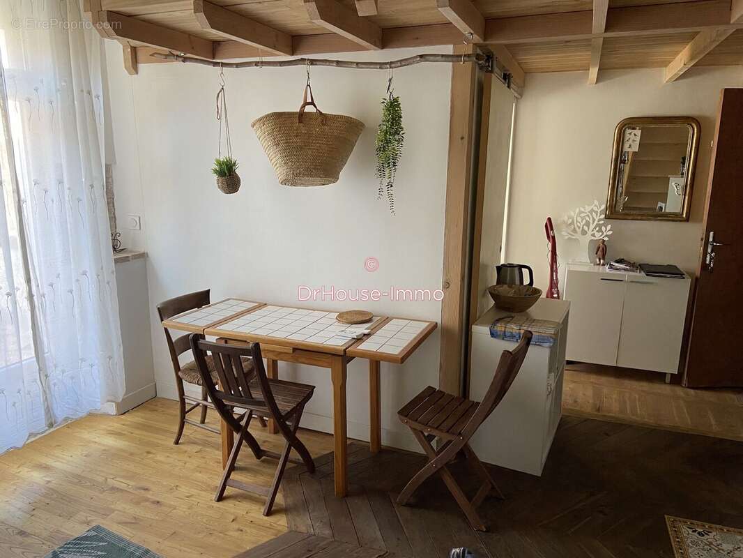 Appartement à BAGNOLS-SUR-CEZE