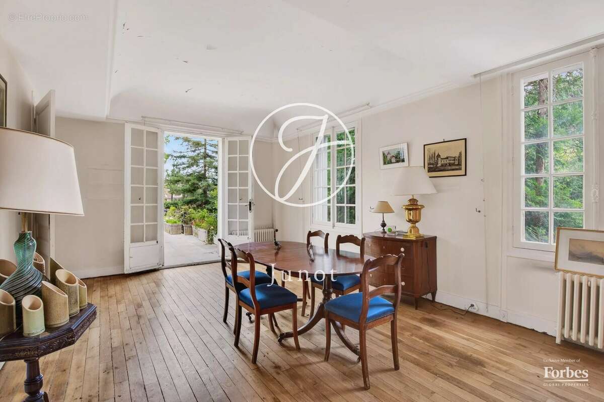 Appartement à GARCHES