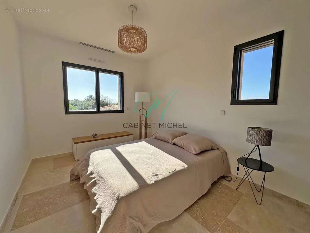 Maison à ROQUEFORT-LES-PINS