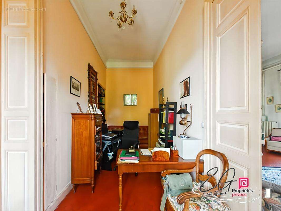 Appartement bourgeois d'exception de 284 m² avec terrasse, balcon filant et vue sur le parc - photo 12