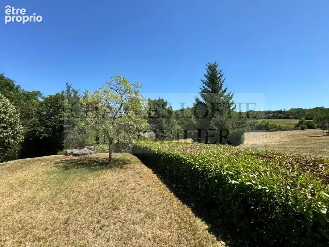 Maison de construction récente de plain-pied avec garage, piscine sur plus de 1500 m² de terrain - photo 15