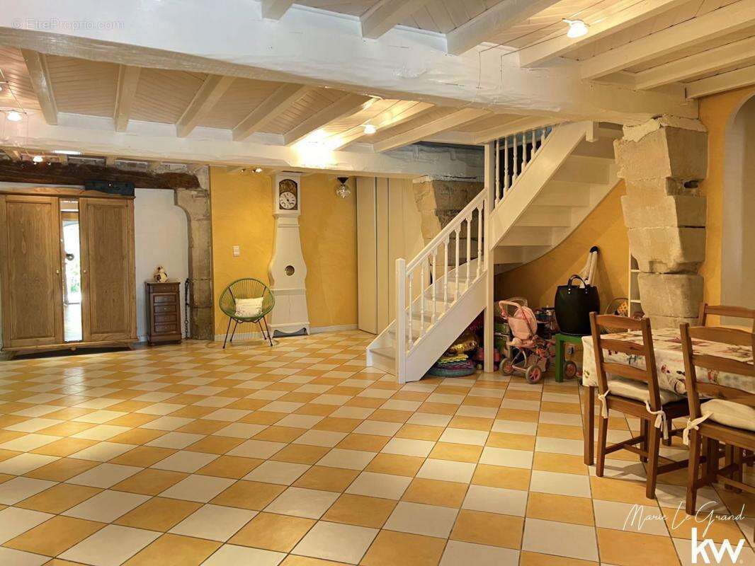 Maison à LABRUGUIERE