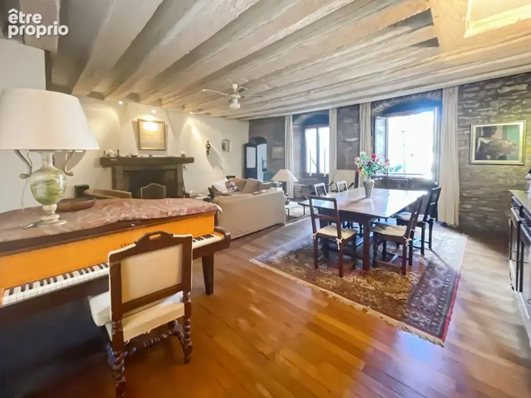 Arbois Coeur historique - Maison de Ville - 335 m2 - 6 chambres - 12 pièces - photo 2
