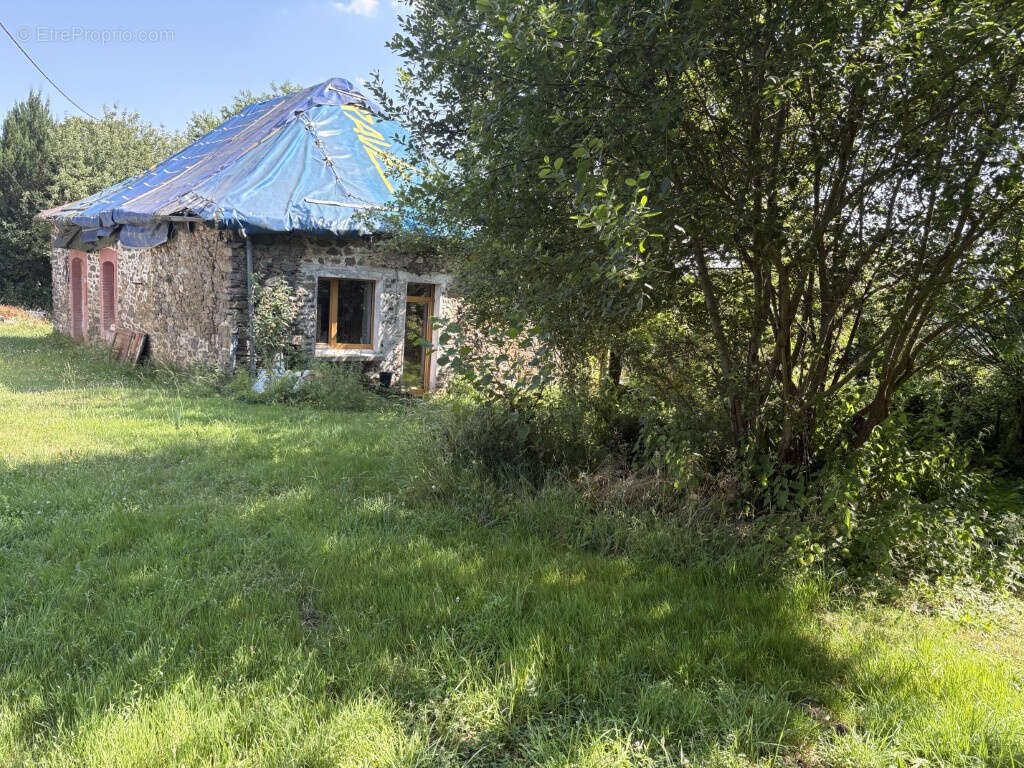 Maison à LAGRAULIERE