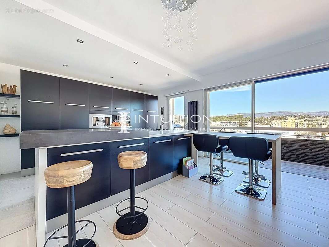 Appartement à LE CANNET