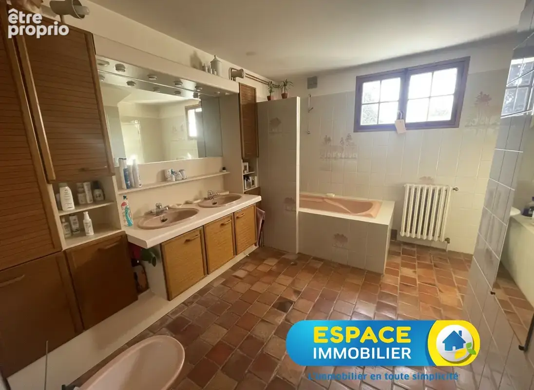 Ensemble immobilier avec ferme ancienne rénovée et dépendances sur 2,764 hectares à Bray-Saint-Aignan - photo 6
