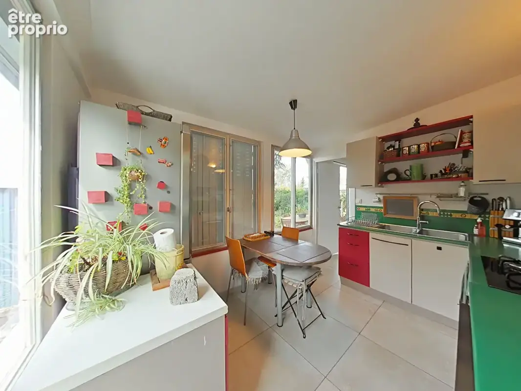 Maison de plain-pied 5 pièces, 99 m²,  4 chambres, terrain de 561 m²  FONTENAY LE FLEURY - photo 8