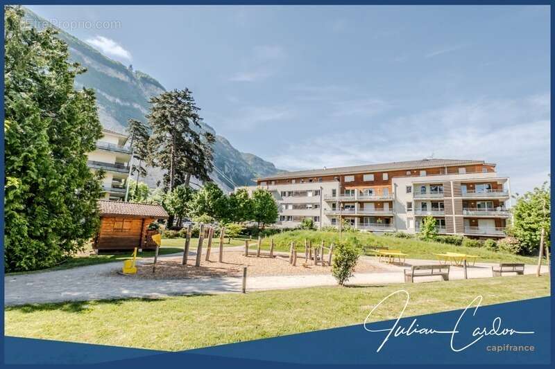 Appartement à ETREMBIERES