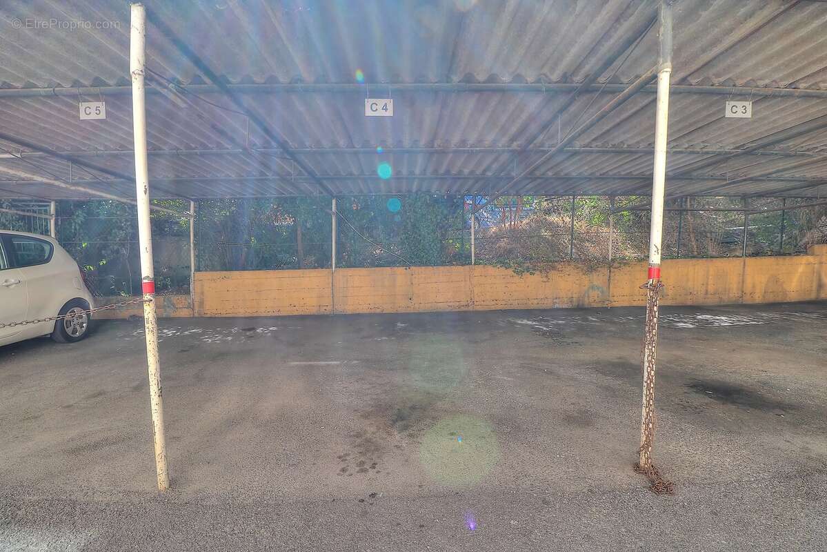 Coup de cœur à Grasse pour une famille ou un investissement rentable  : lumineux 3 pièces avec parking et cave - photo 7