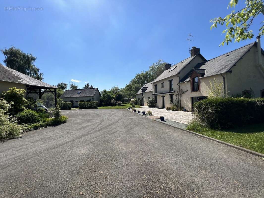 Maison 280 m² à Domloup  - photo 3