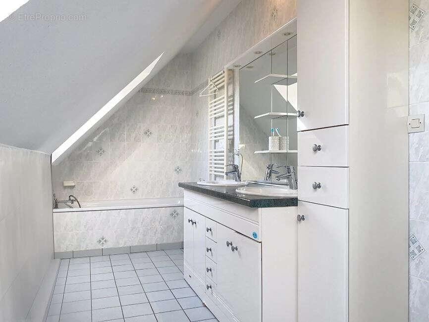 Maison à AGON-COUTAINVILLE