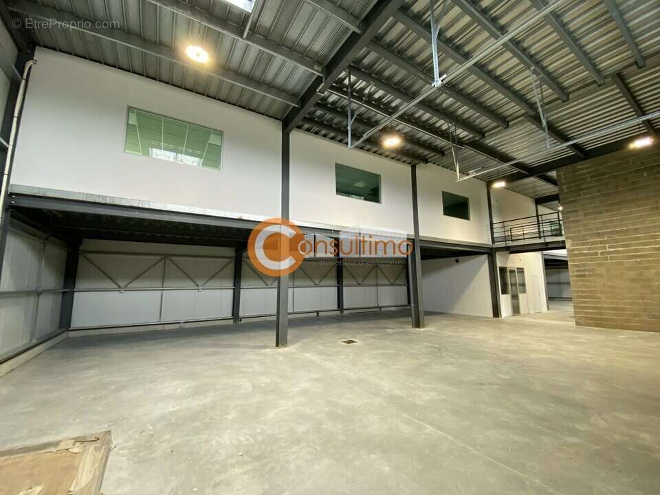 Mixte activites-bureaux à vendre - photo 8