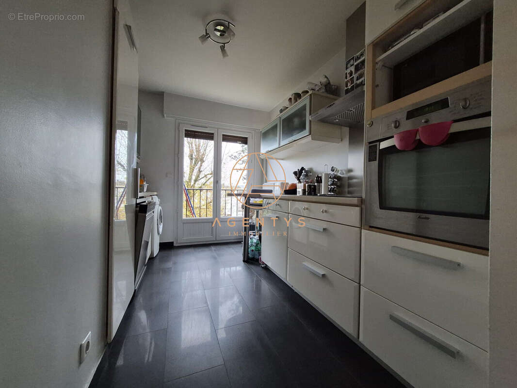 Appartement à LE PERREUX-SUR-MARNE