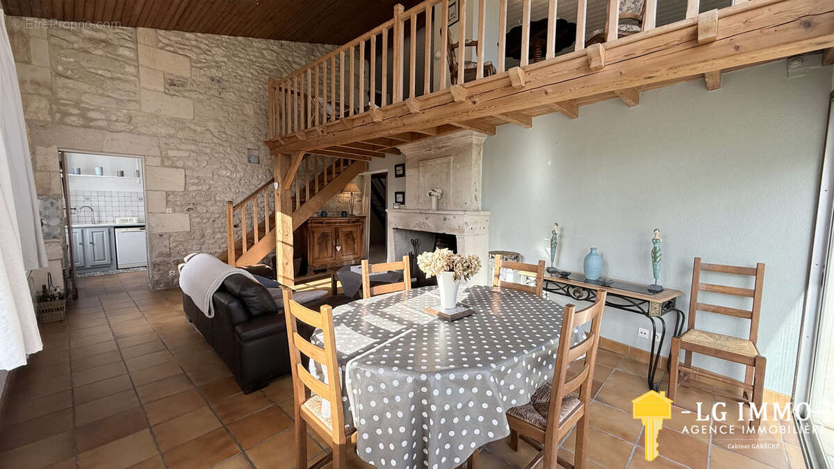 Maison à BRIE-SOUS-MORTAGNE