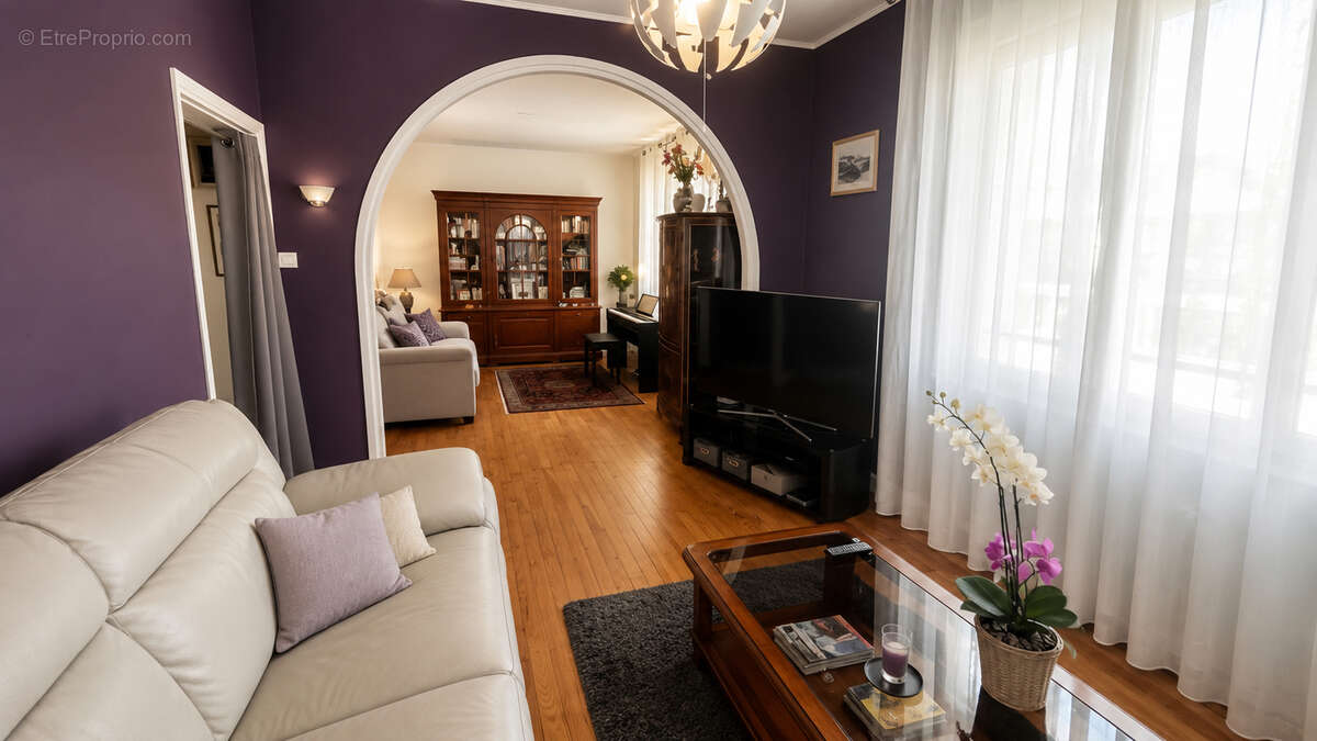 Maison de ville CLERMONT-FERRAND avec 6 Pièces 125 m² - extérieurs, jardin, terrasse et carport - photo 4
