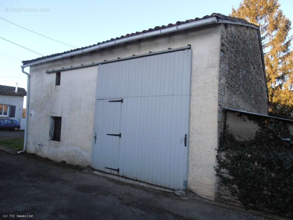 Maison à SAUZE-VAUSSAIS