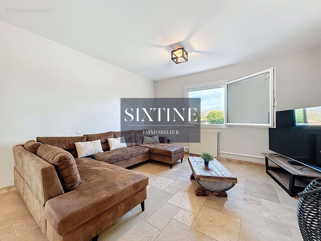 Maison à SAINT-VULBAS