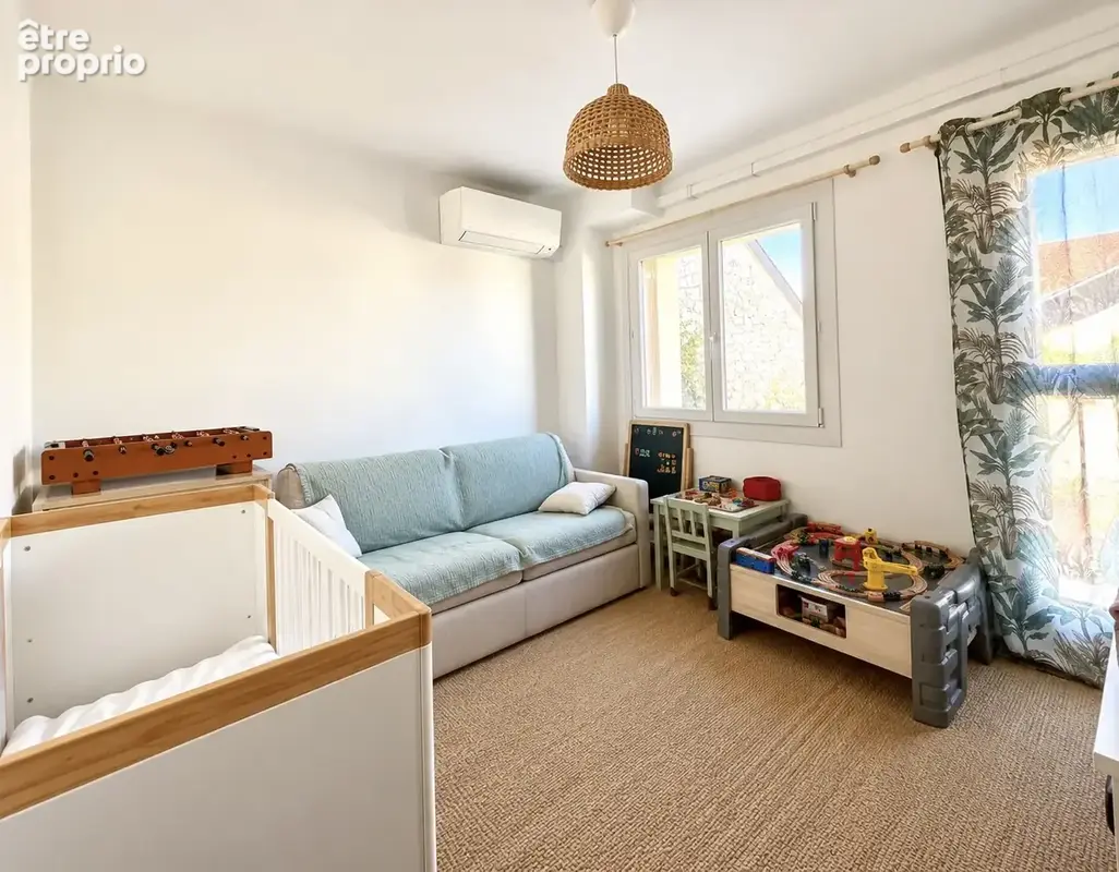 Maison dans le vieux Verneuil sans aucun travaux . - photo 6