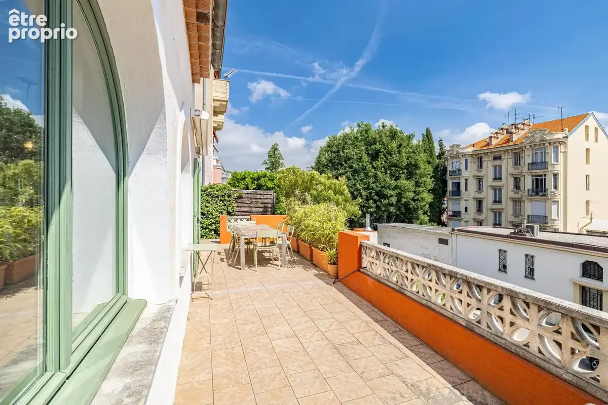 Nice - Bas Cimiez - Maison 170m² avec 4 chambres, terrasses et garage - photo 4