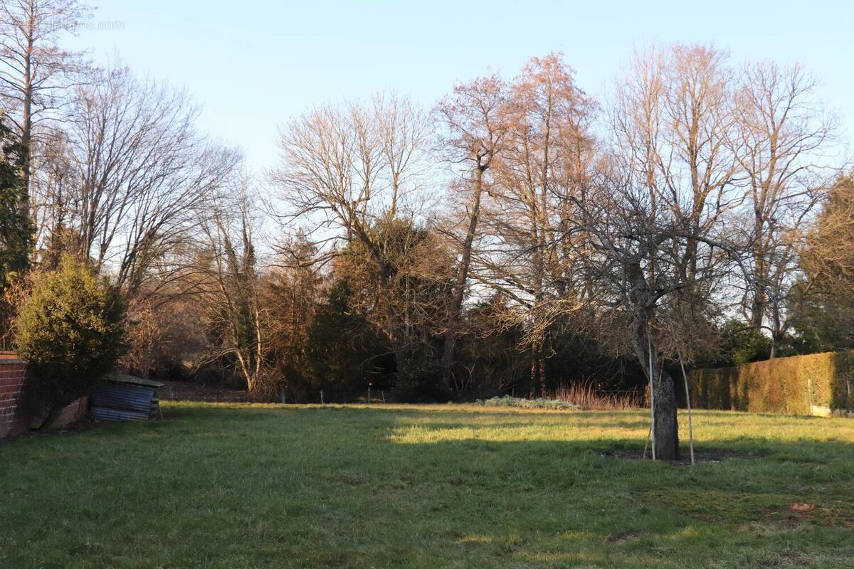 Terrain à LA FERTE-SOUS-JOUARRE