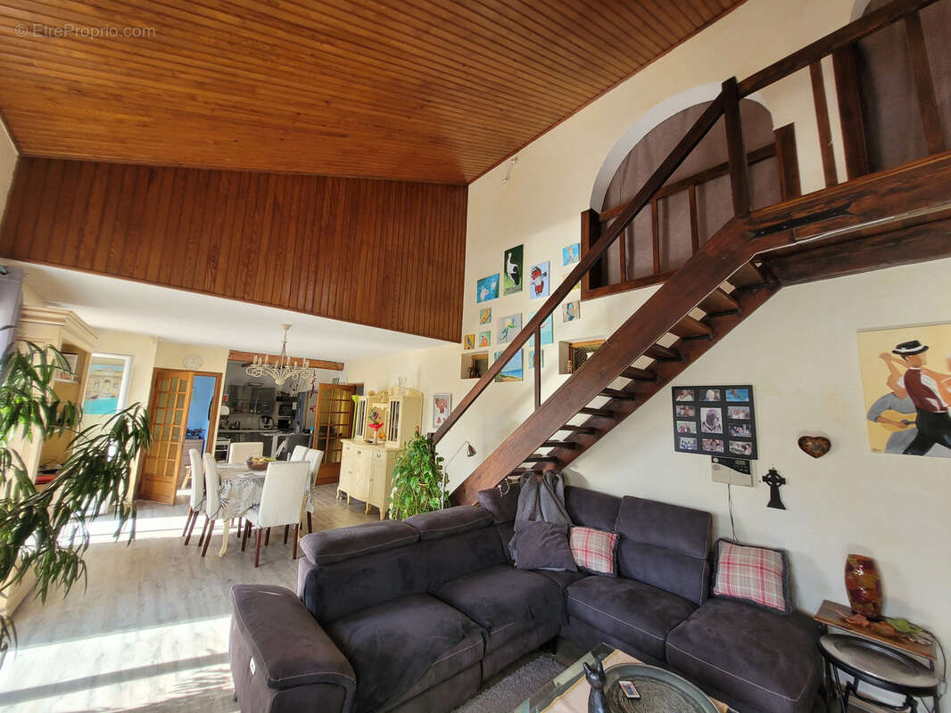 Maison à COLOMBIERS