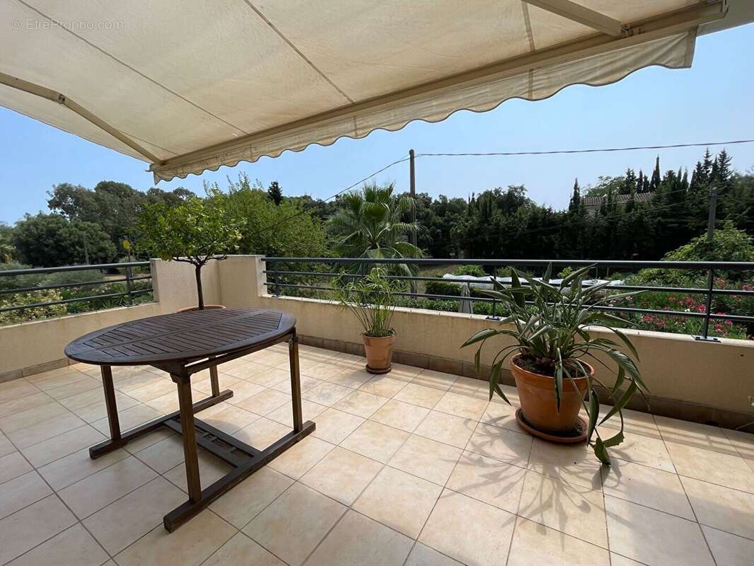 Appartement à MANDELIEU-LA-NAPOULE