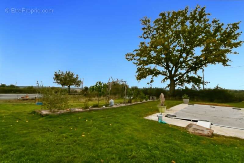 Maison à VALLON-EN-SULLY