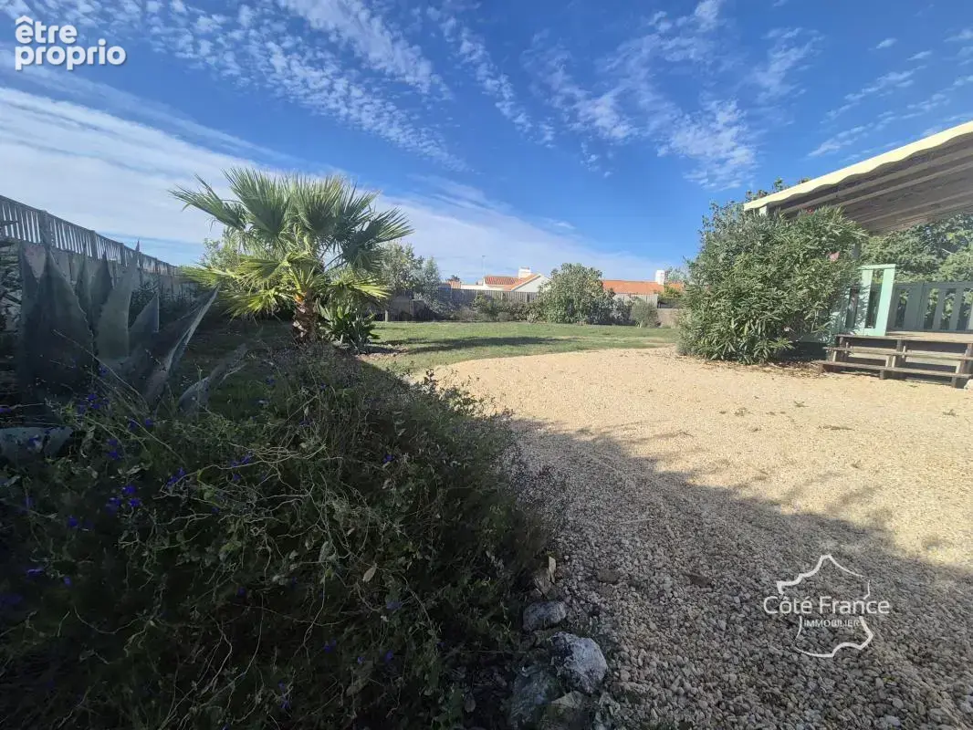 Photo Terrain à Bouin au prix de 90 000€