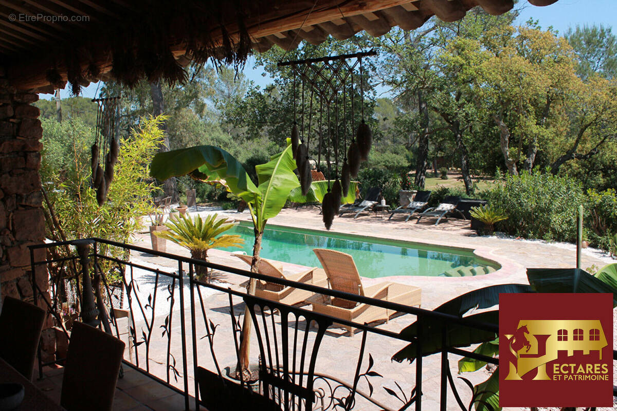 Maison à ROQUEBRUNE-SUR-ARGENS