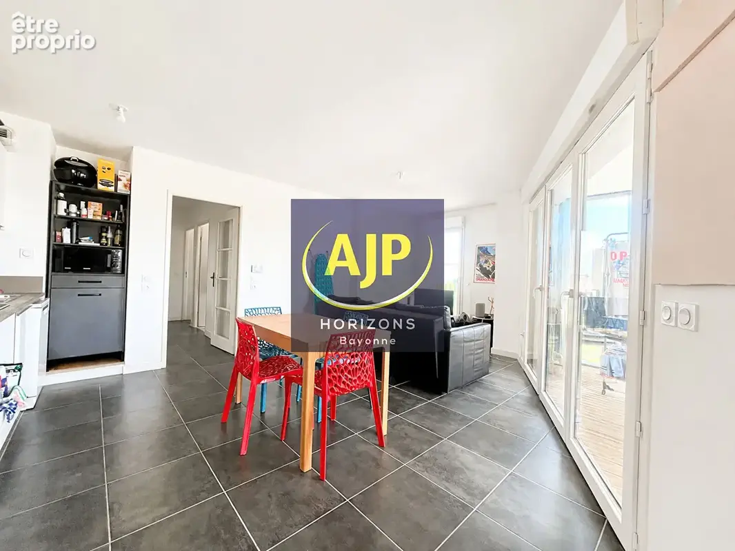ANGLET - T3 + parking + cave - photo 8