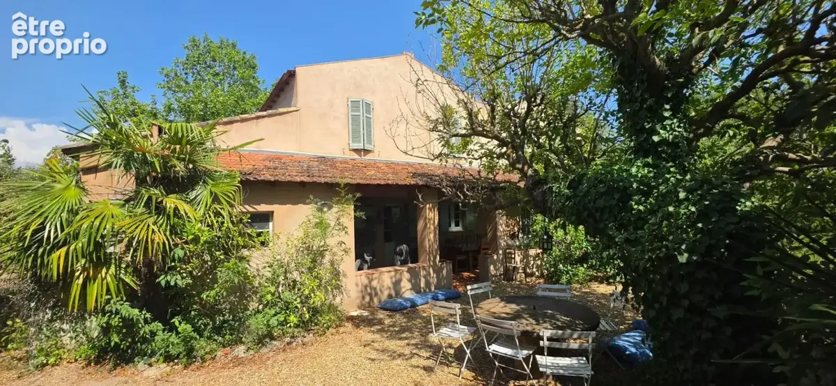 LE MUY: Demeure de prestige en pierre ? Une propriété de caractère au coeur de la Provence varoise - photo 3
