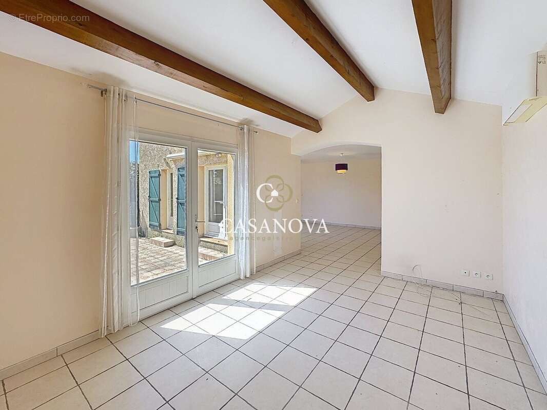 Maison à PERET