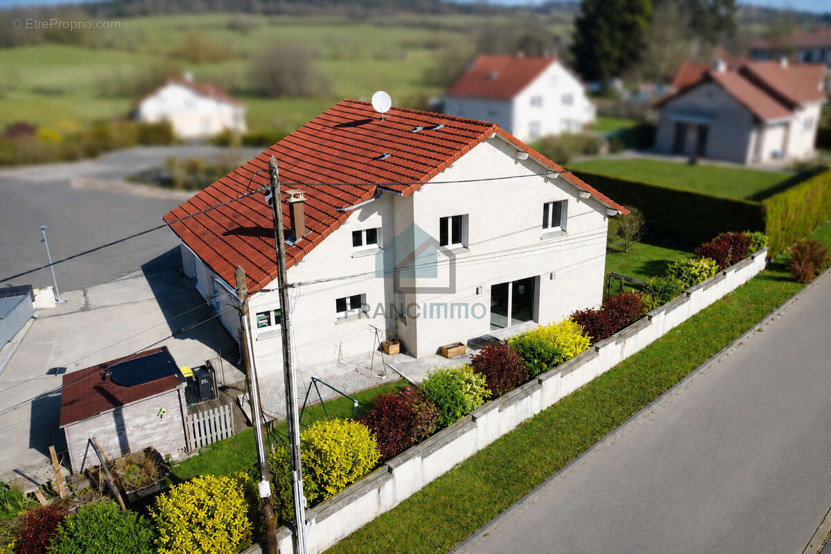 Maison à FERRIERES-LE-LAC