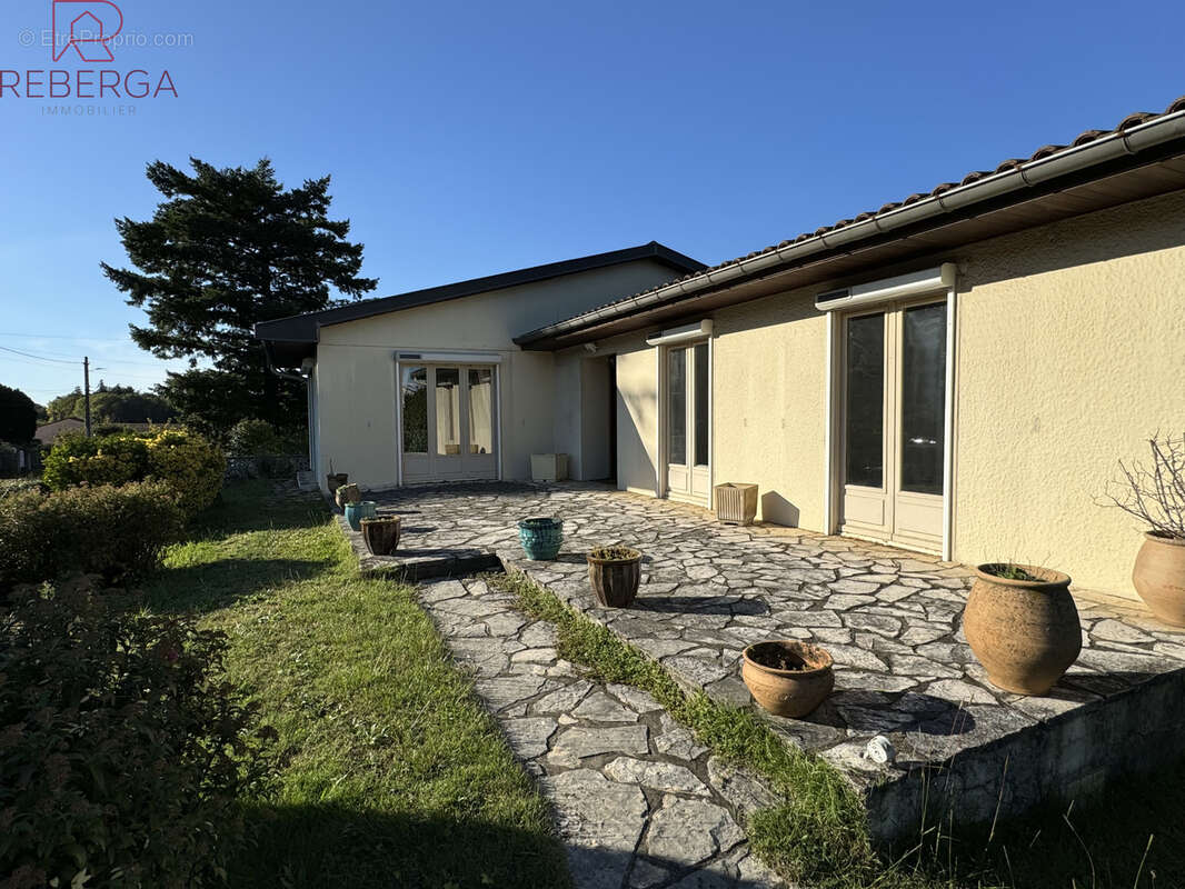 Maison à AUSSILLON