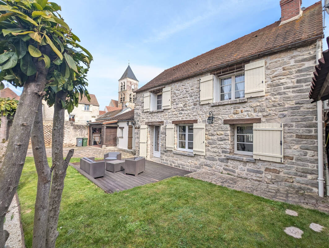 Maison à CERNY