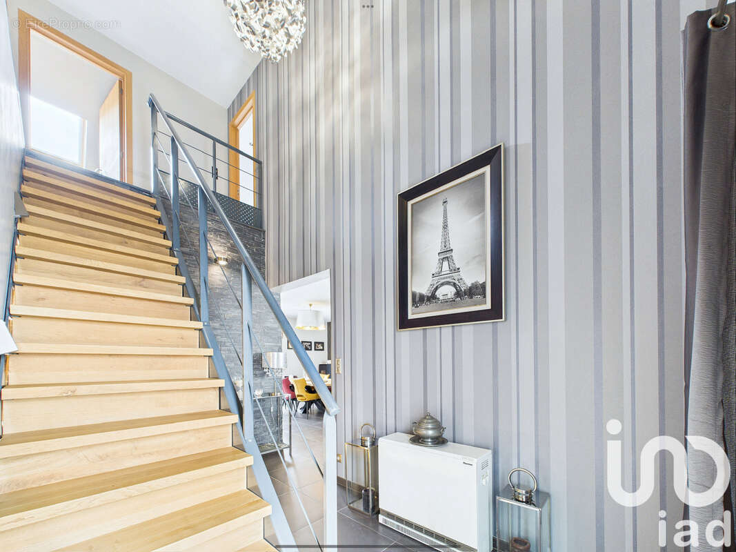 Photo 2 - Maison à ROMBIES-ET-MARCHIPONT