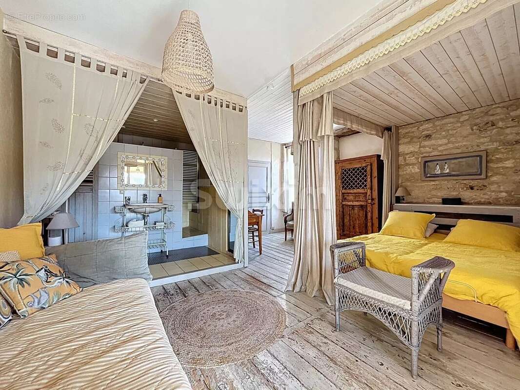 Maison à MONTBELLET