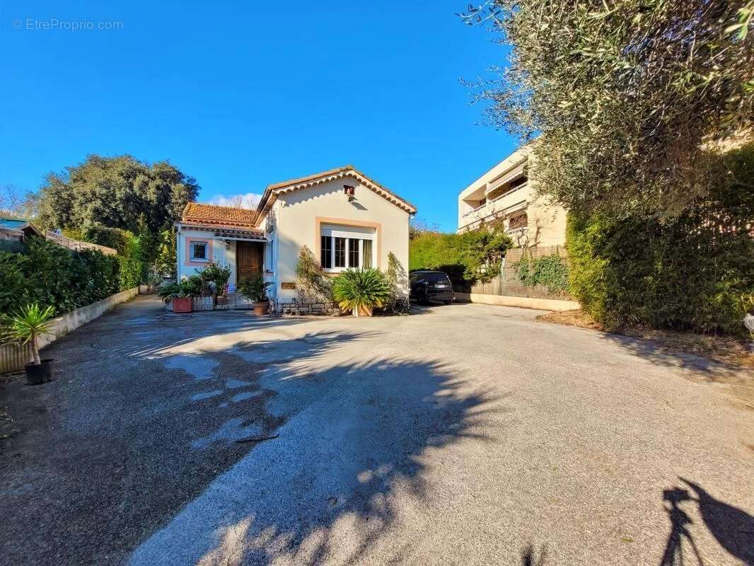 Maison à LE CANNET