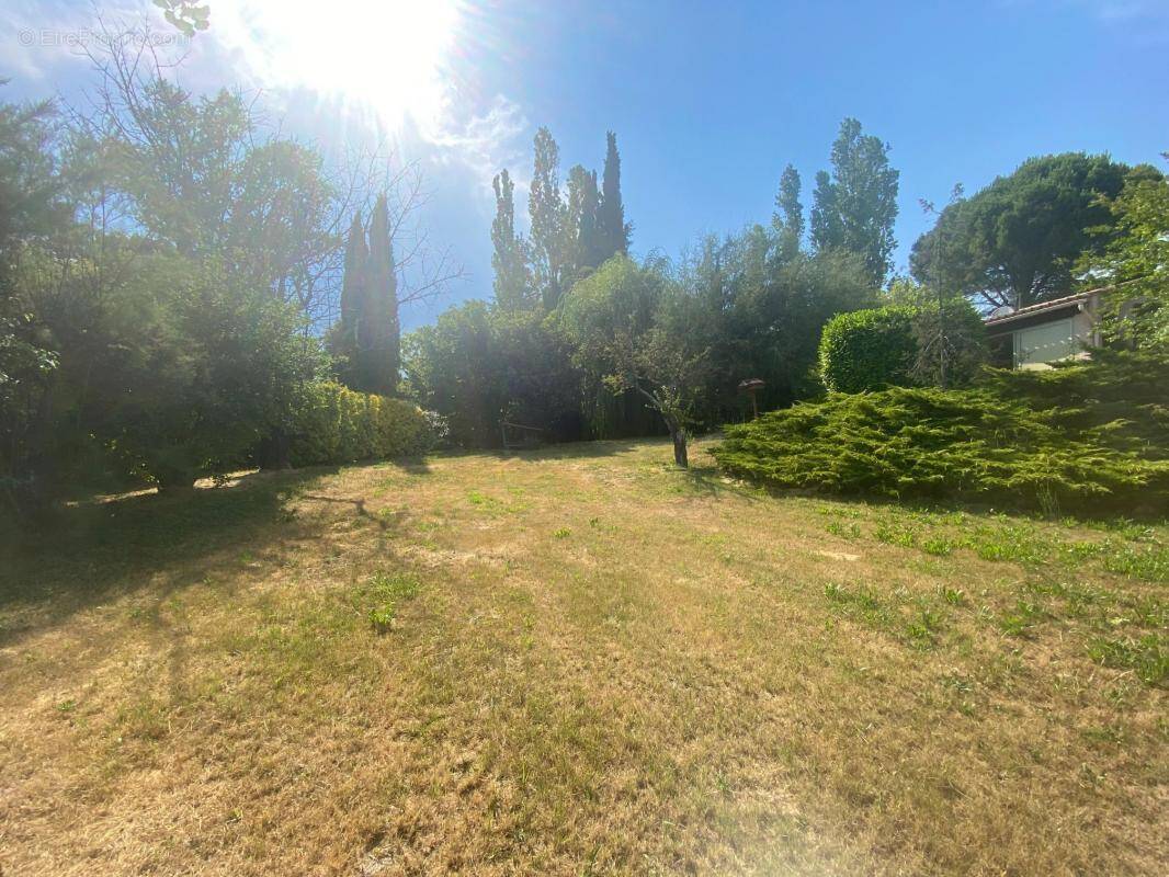 Terrain à VILLECROZE