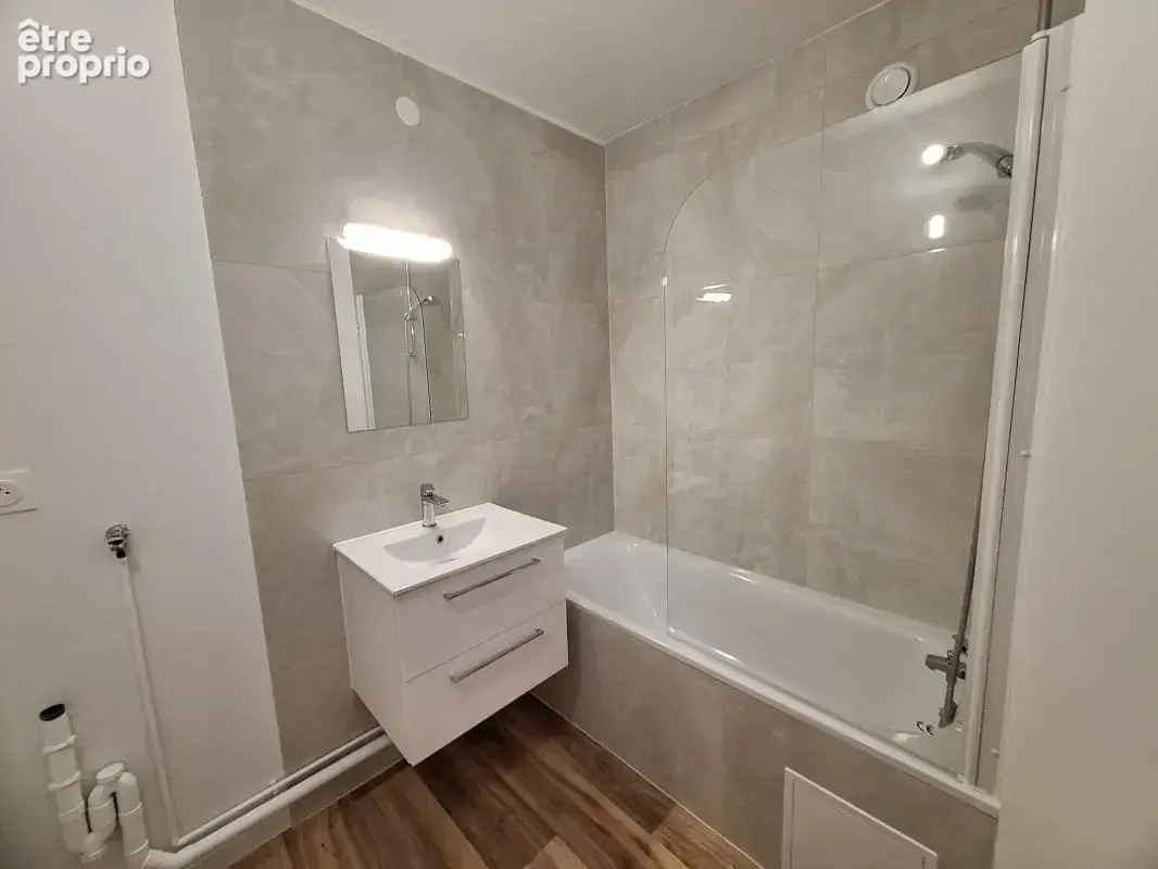 Trappes centre – appartement t3 rénové avec balcon – proche gare (lot51) - photo 5