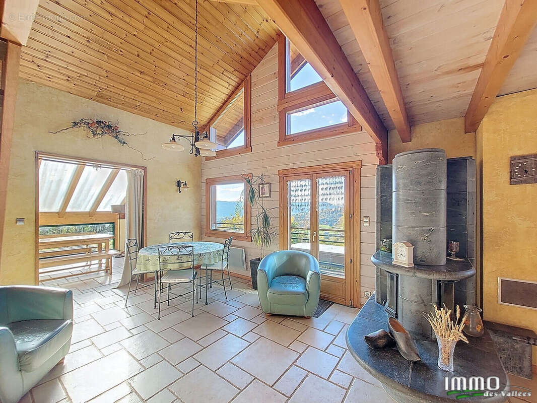 Maison à LE THILLOT