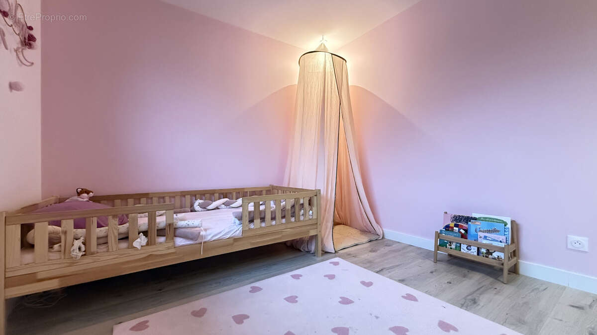 Maison à PREVESSIN-MOENS