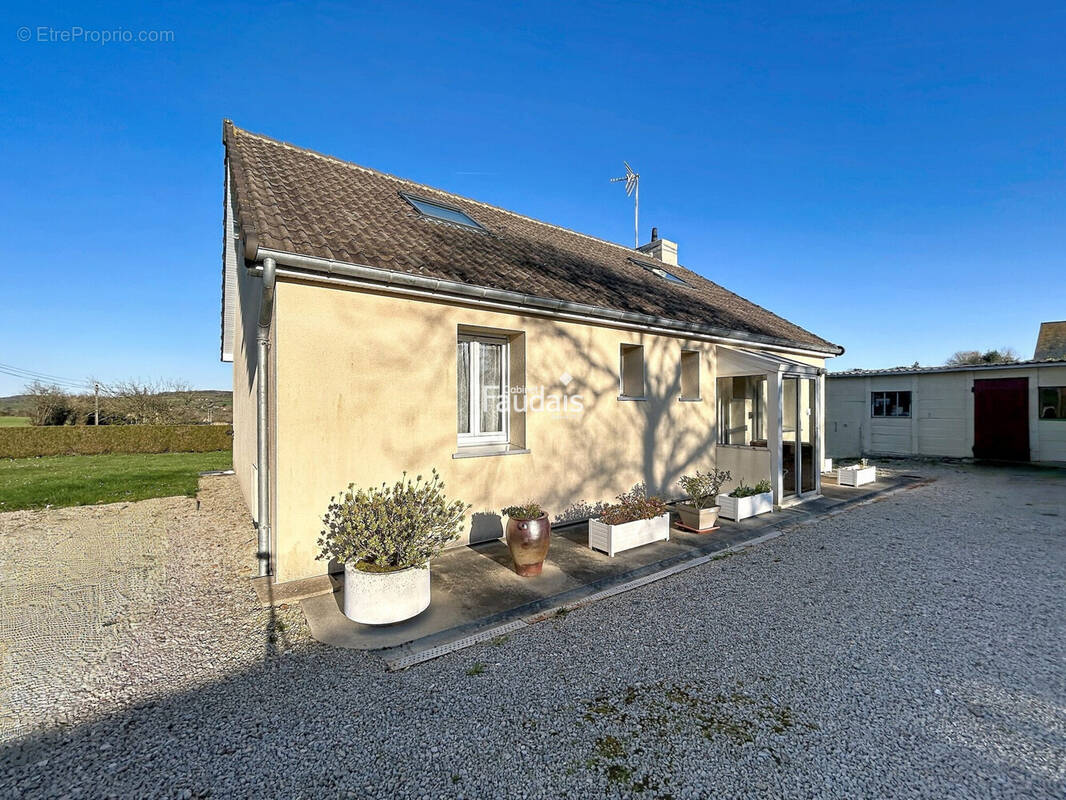 Maison à LES MOITIERS-D'ALLONNE