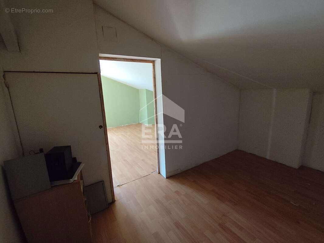 Maison 127 m² à Champagne-Mouton  - photo 8