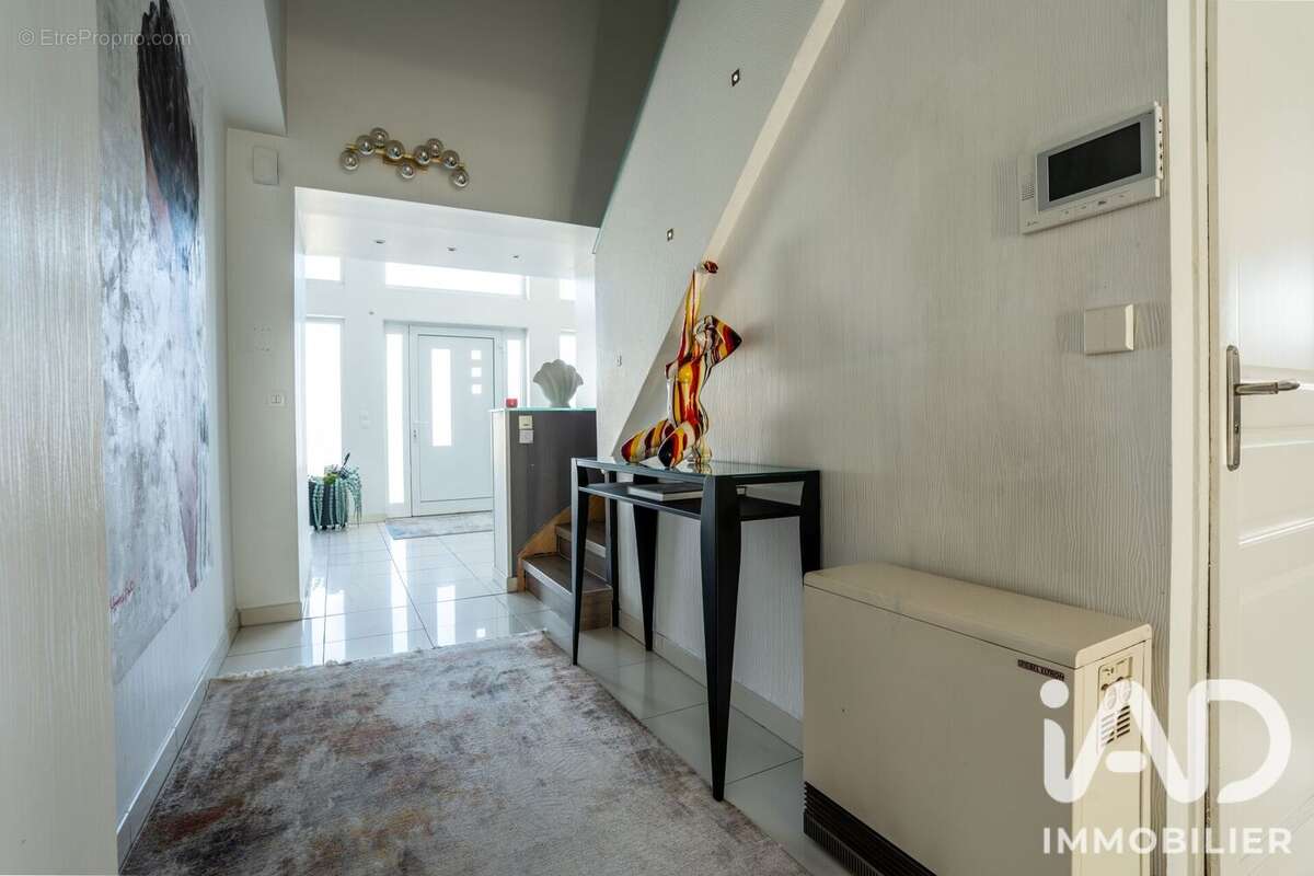 Maison 330 m² à Forbach  - photo 9