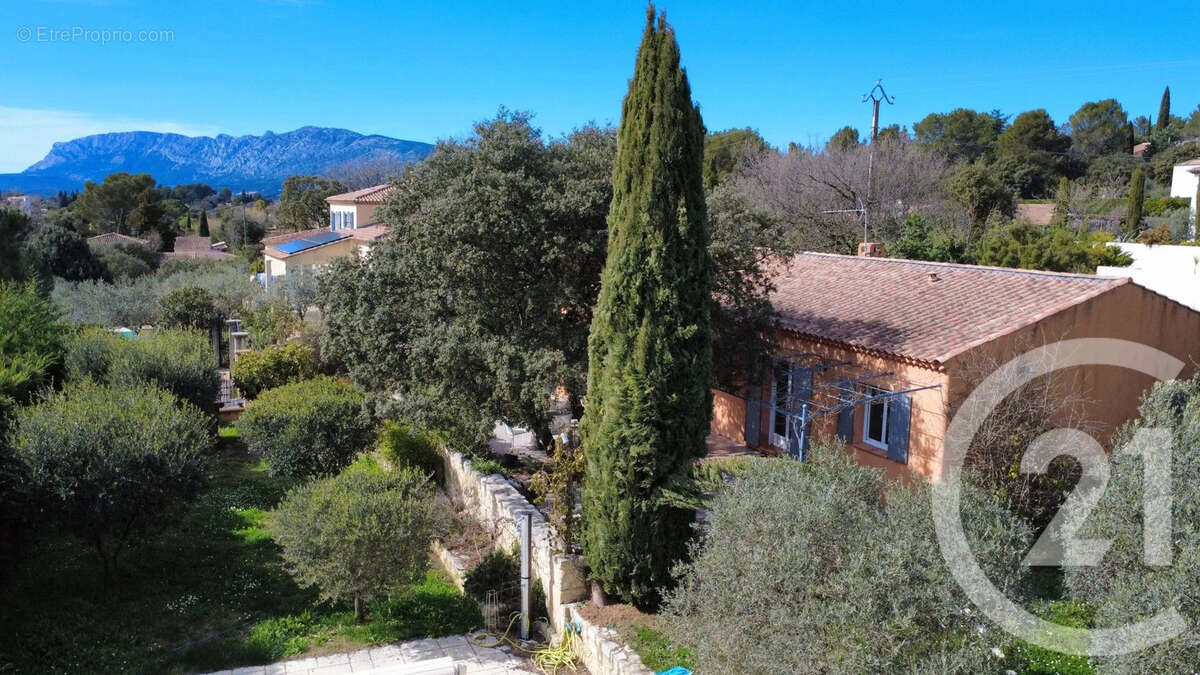 Maison à POURRIERES