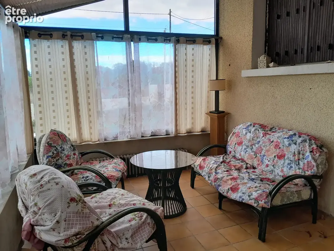 Maison des annee 60 avec grand sejour  veranda chauffee 3 chambres garage jardin 3097 m2 - photo 4