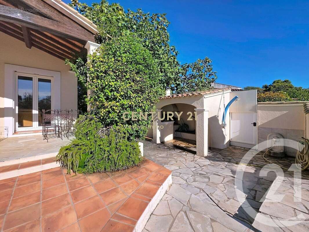 Maison à SAINT-JEAN-DE-VEDAS